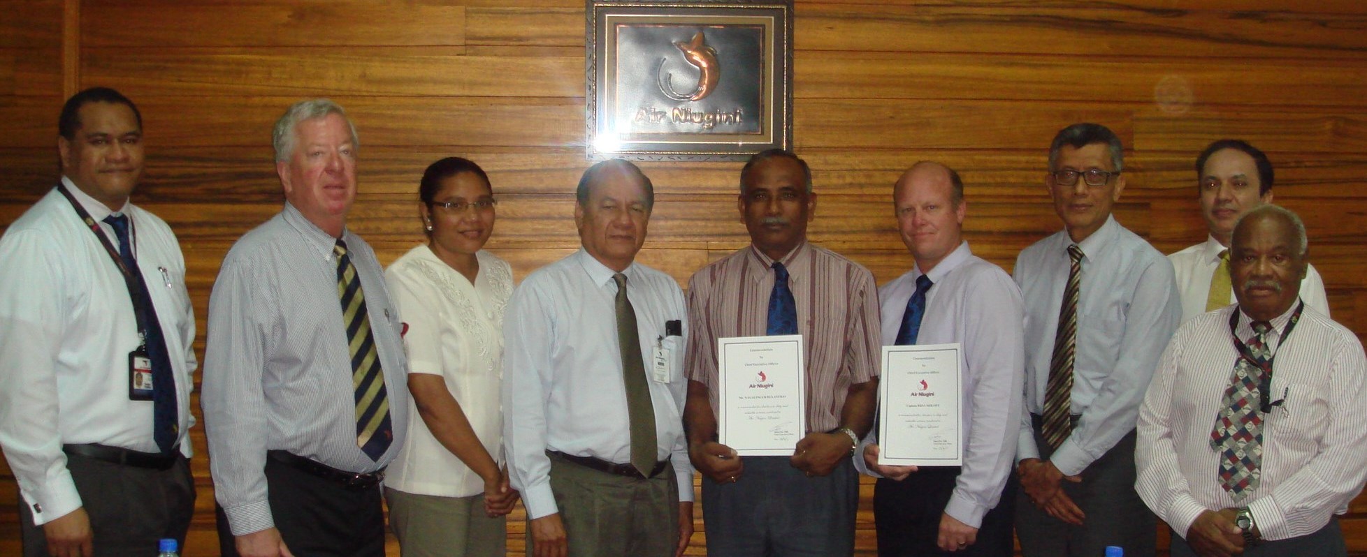 Air Niugini awards commendation certificates to staff
