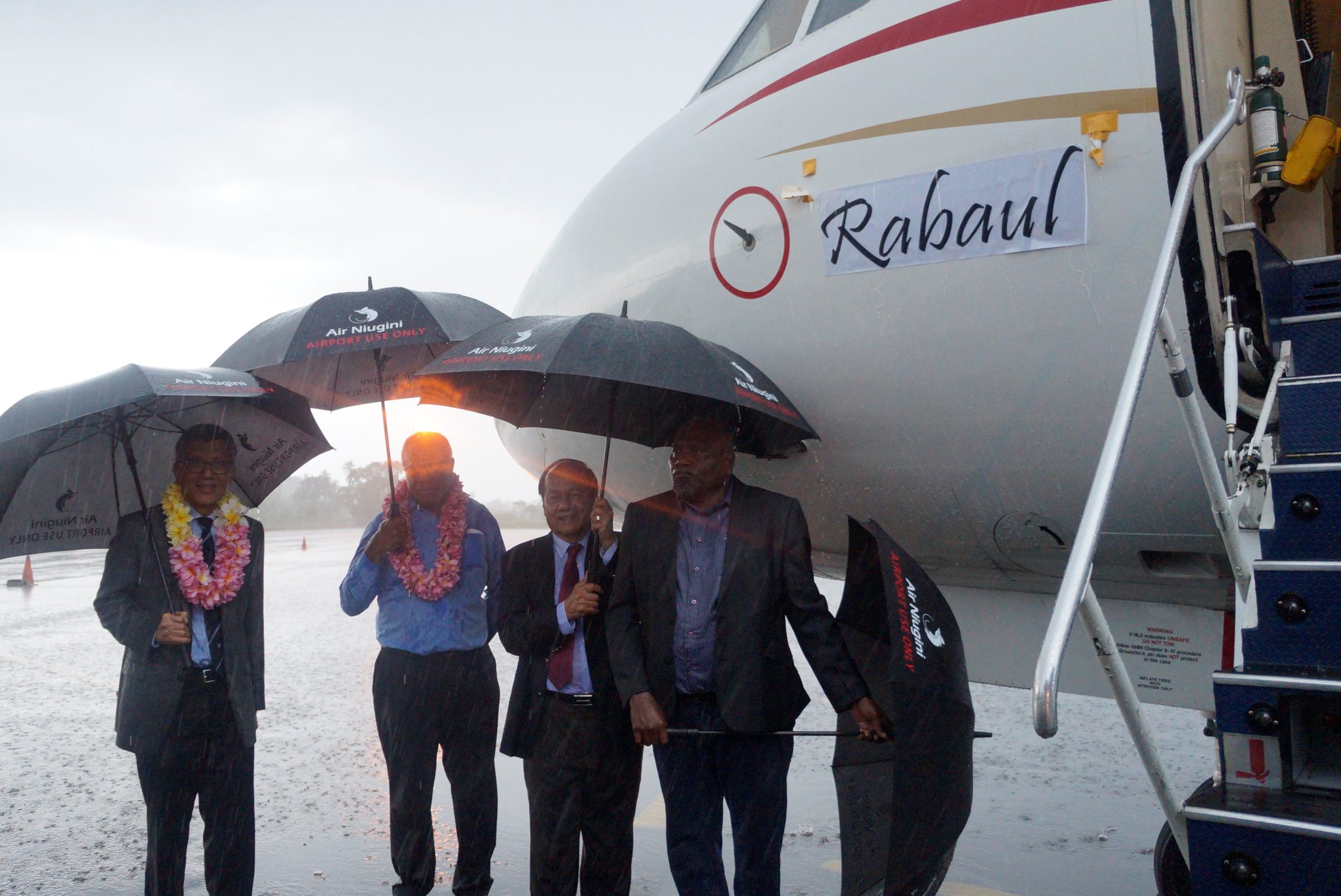 Air Niugini names its Fokker 100 “Rabaul”