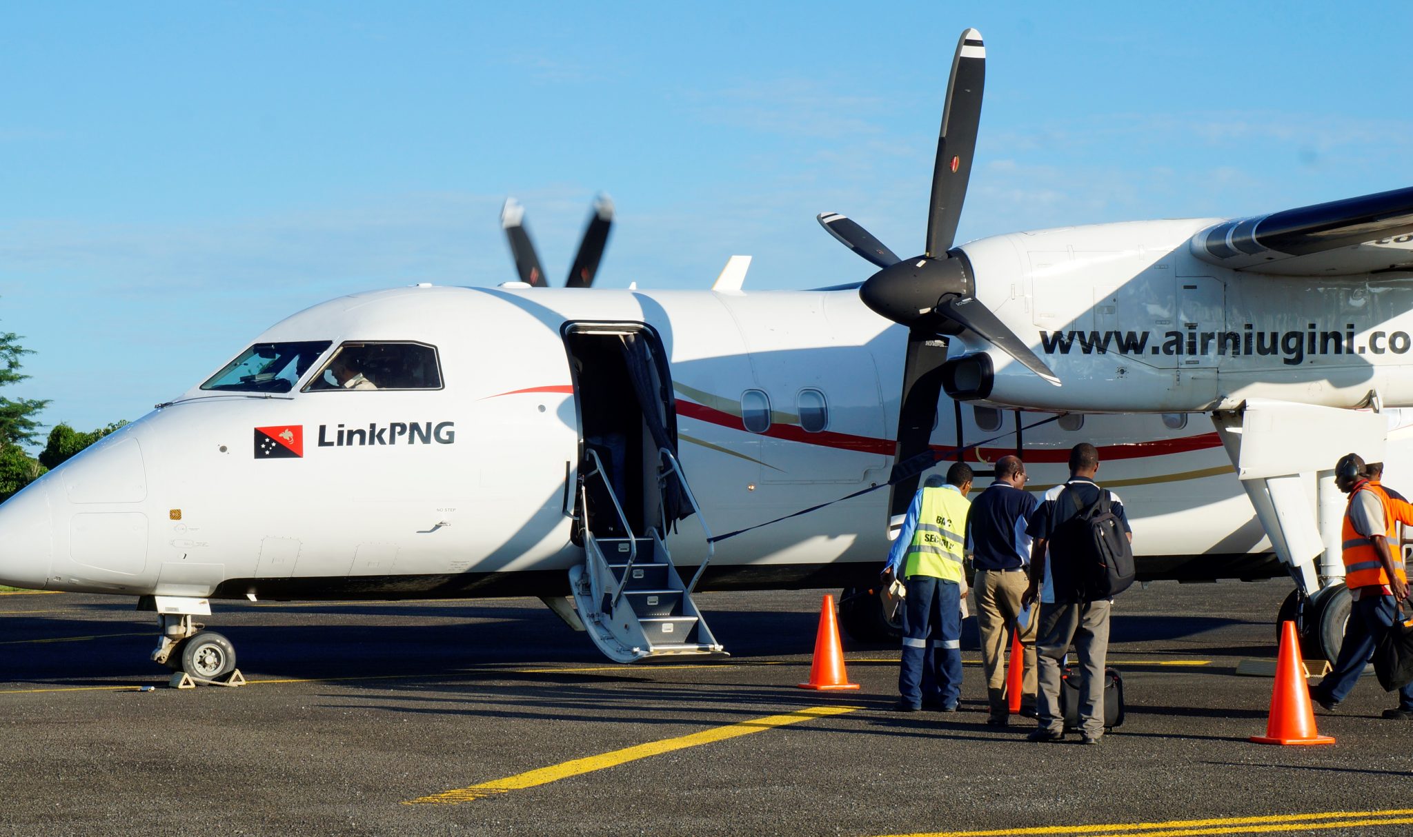 Link PNG resumes Services to Wapenamanda