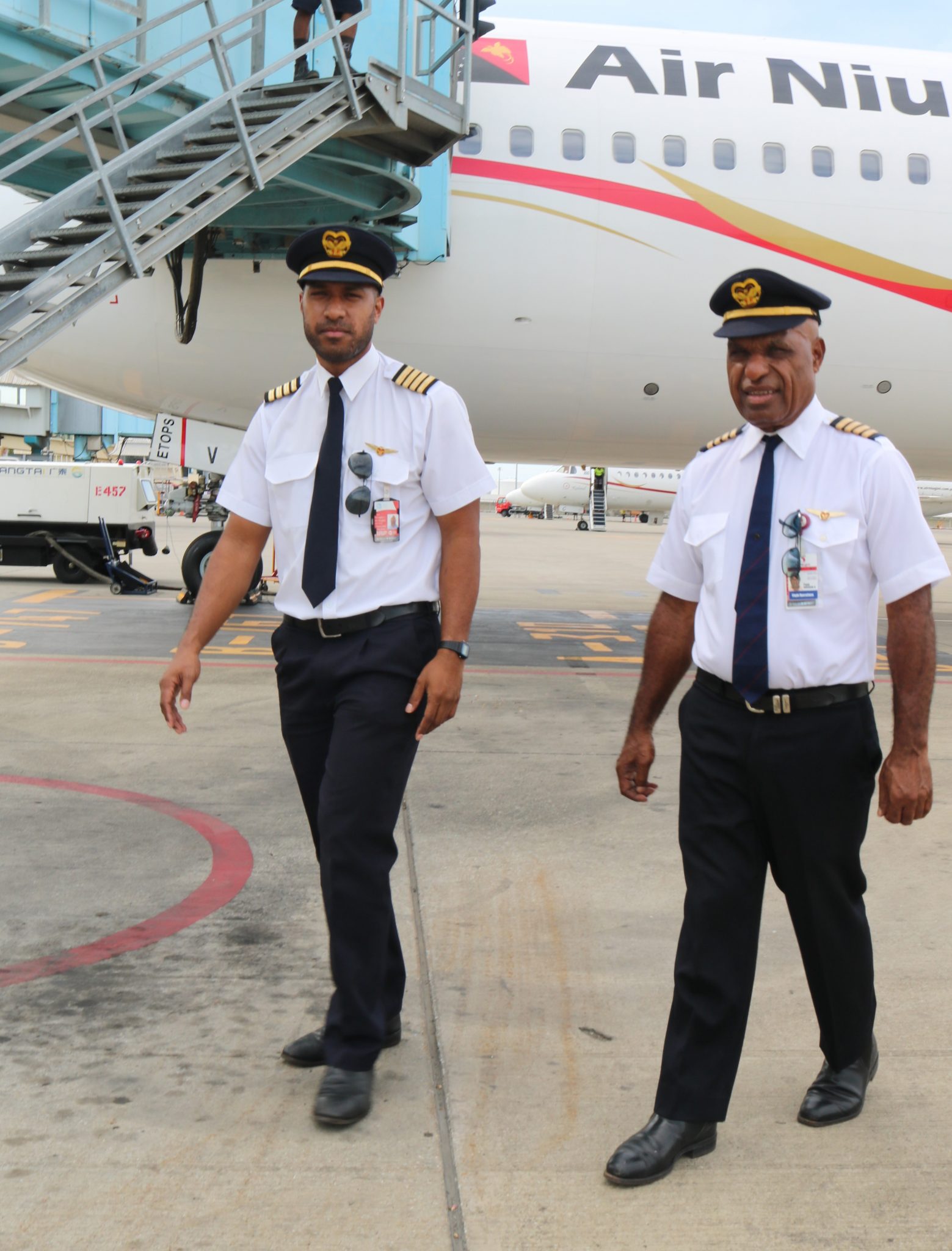 Air Niuginis First Papua New Guinean Father And Son Captains