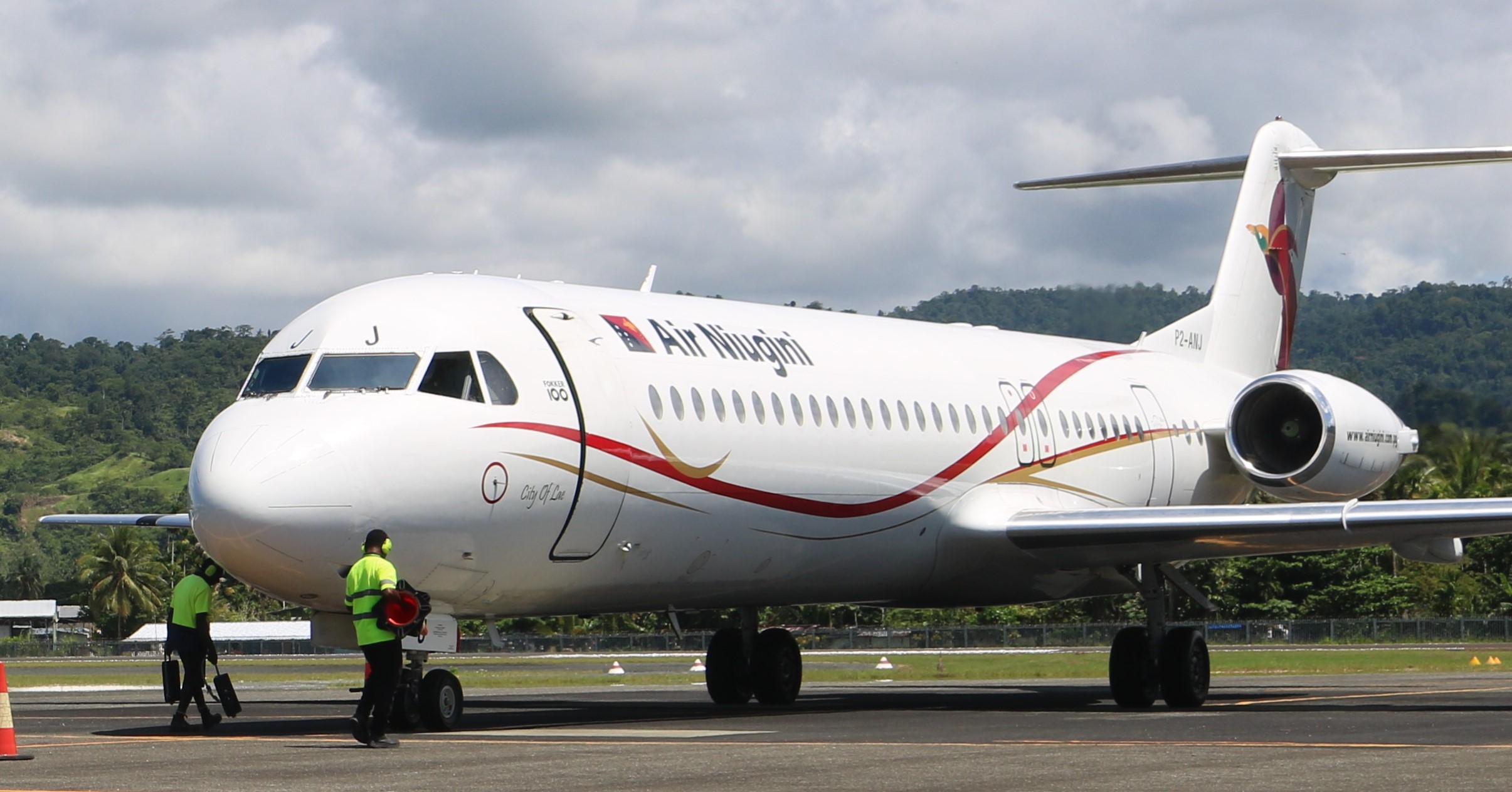 AIR NIUGINI RESUMES FOKKER JET SERVICES TO KAVIENG